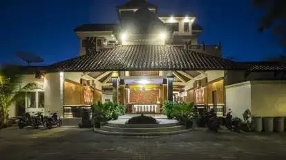 HOTEL KIMONO BAY PASS NGURAH RAI KUTA BALI - Image 1 of 10