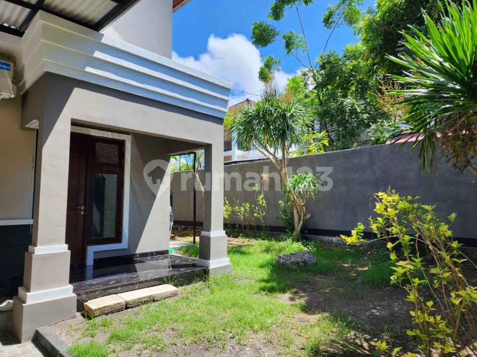 Rumah Nyaman Siap Huni Lokasi Strategis di Beranda Mumbul Residence, Badung - Image 2 of 4