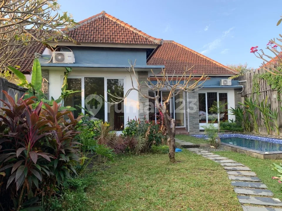 Rumah Asri Big Garden Fully Furnished dan Pool Tt - Image 1 of 4