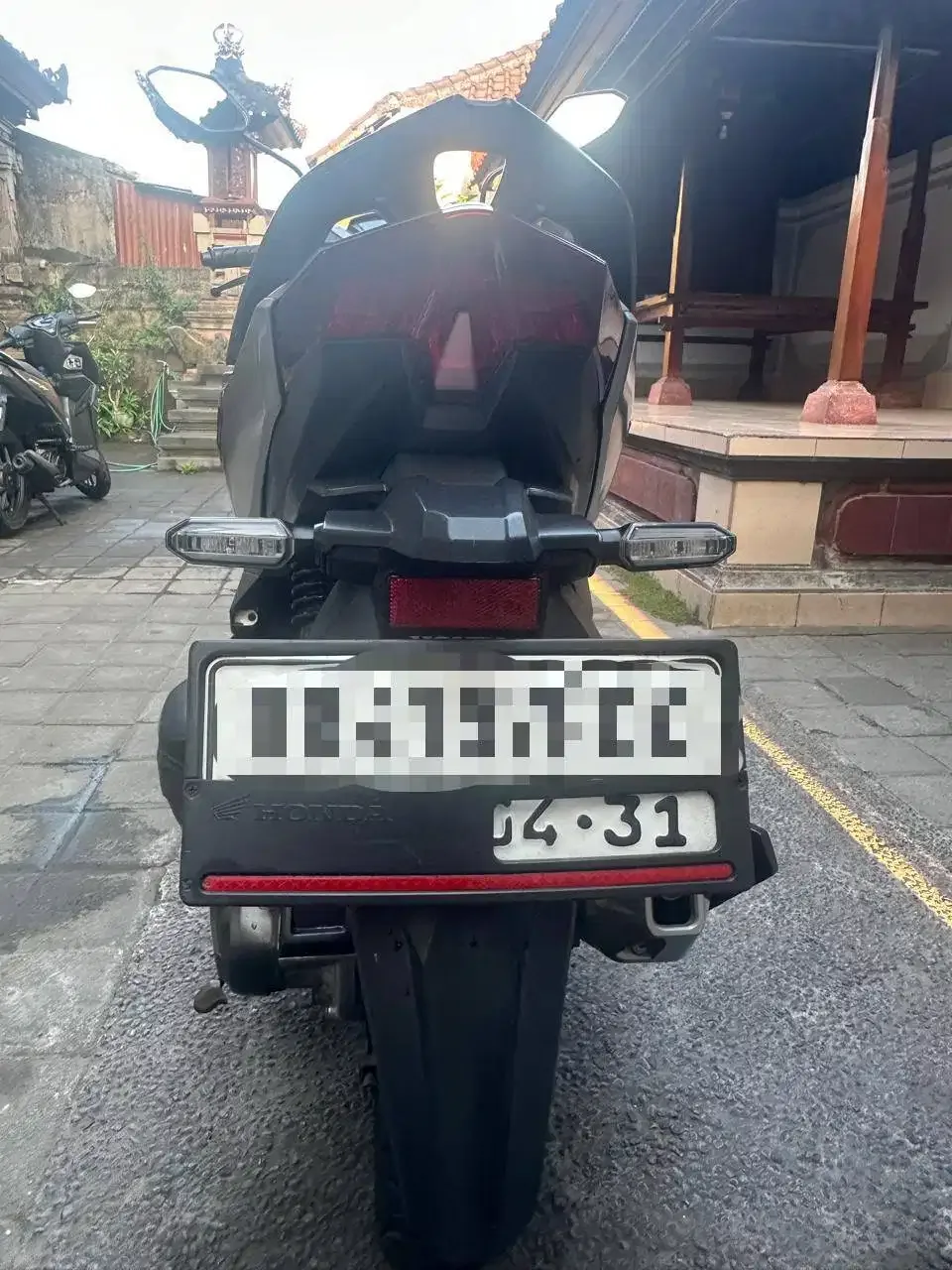 DIJUAL CEPAT Honda Vario 150CC Tahun 2021 - Silver - Image 4 of 7