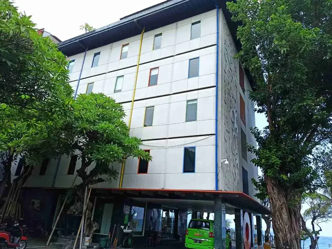 Dijual Via Lelang Hotel Jalan Surapati ( Kompleks Singaraja Square) Kel Kampung Baru Buleleng Bali - Image 2 of 9