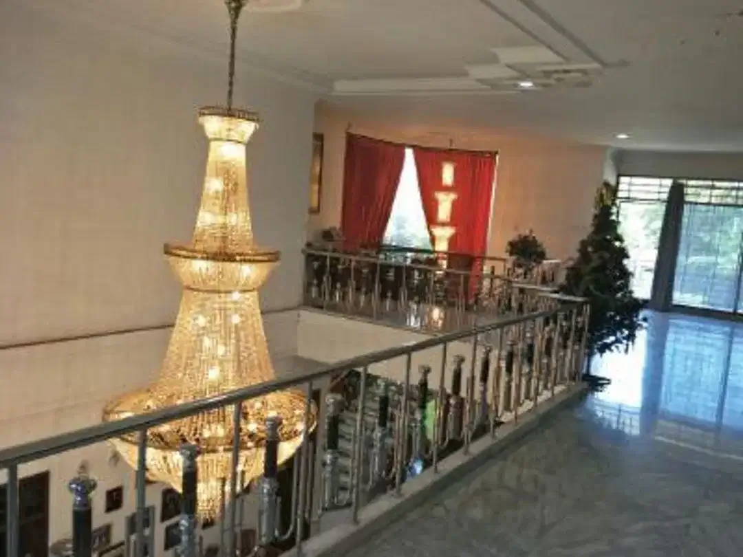 Rumah Baru Besar Mewah di Gatot Subroto Denpasar - Image 6 of 10
