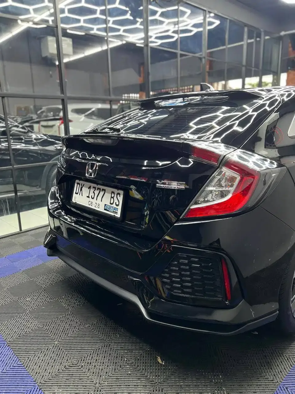 HONDA CIVIC TURBO 2018 HITAM AT ASLI BALI - Image 7 of 10