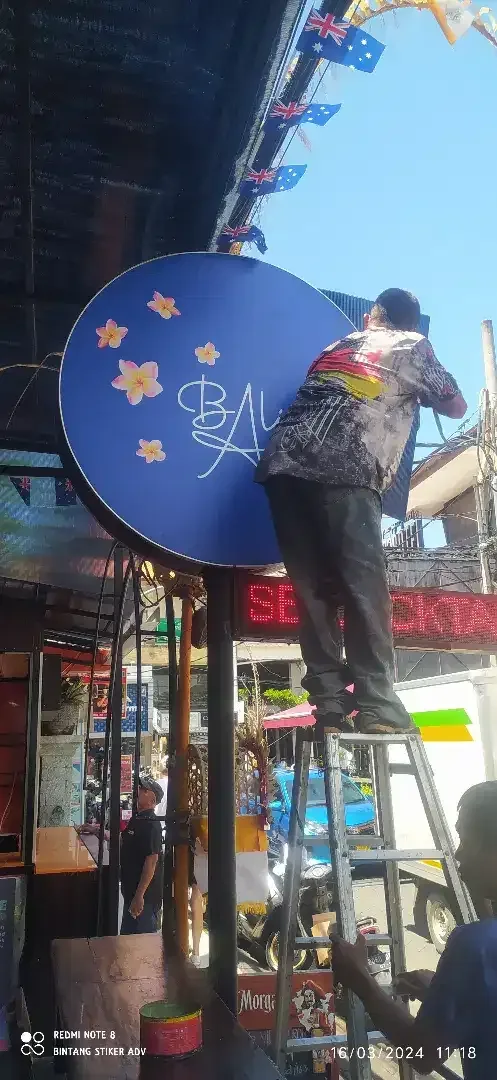 Neon box dan huruf timbul - Image 3 of 6
