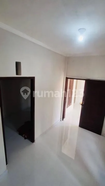 Rumah Siap Huni 2 Lantai Area Kebo Iwa, Padangsambian Kaja Denpasar - Image 4 of 4