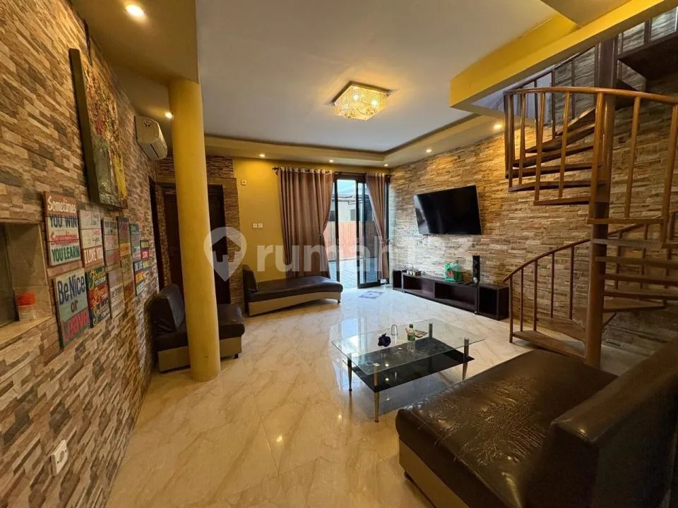 Rumah Villa 2 Lantai Full Furnished + Kolam Renang - Image 2 of 4