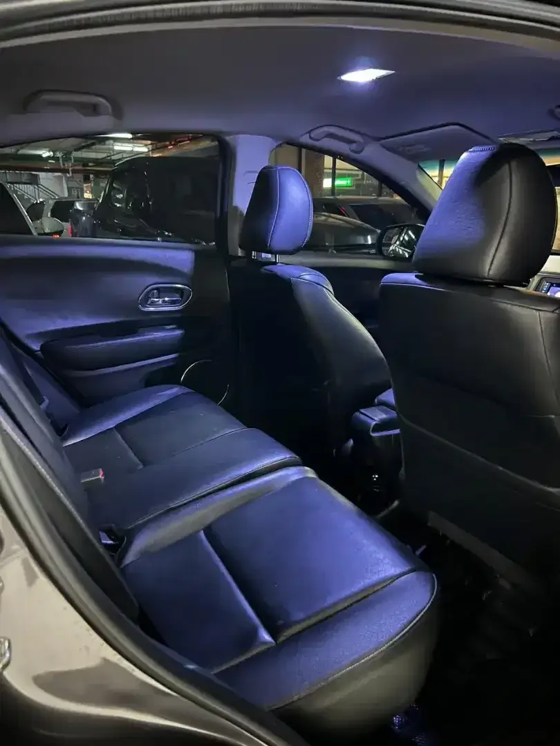 HONDA HR-V E 1.5 2015 AT GREY FULL ACC - Image 8 of 10
