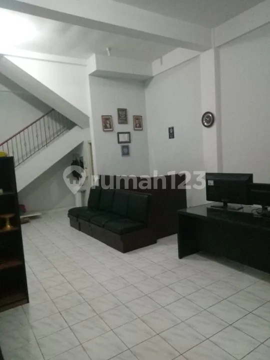 Ruko 2,5 Lantai Lokasi Strategis Jl. Raya Sesetan Denpasar Bali - Image 4 of 4