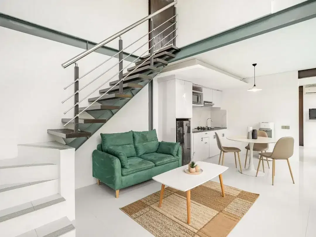 Freehold Villa 2 Lantai Area Premium Siap Huni - Image 2 of 10