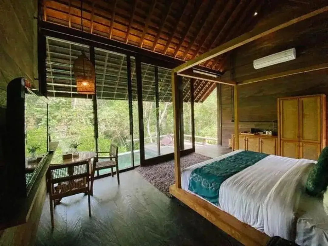 Modern Tropical Villa With Forest And River View Di Ubud - Image 3 of 8