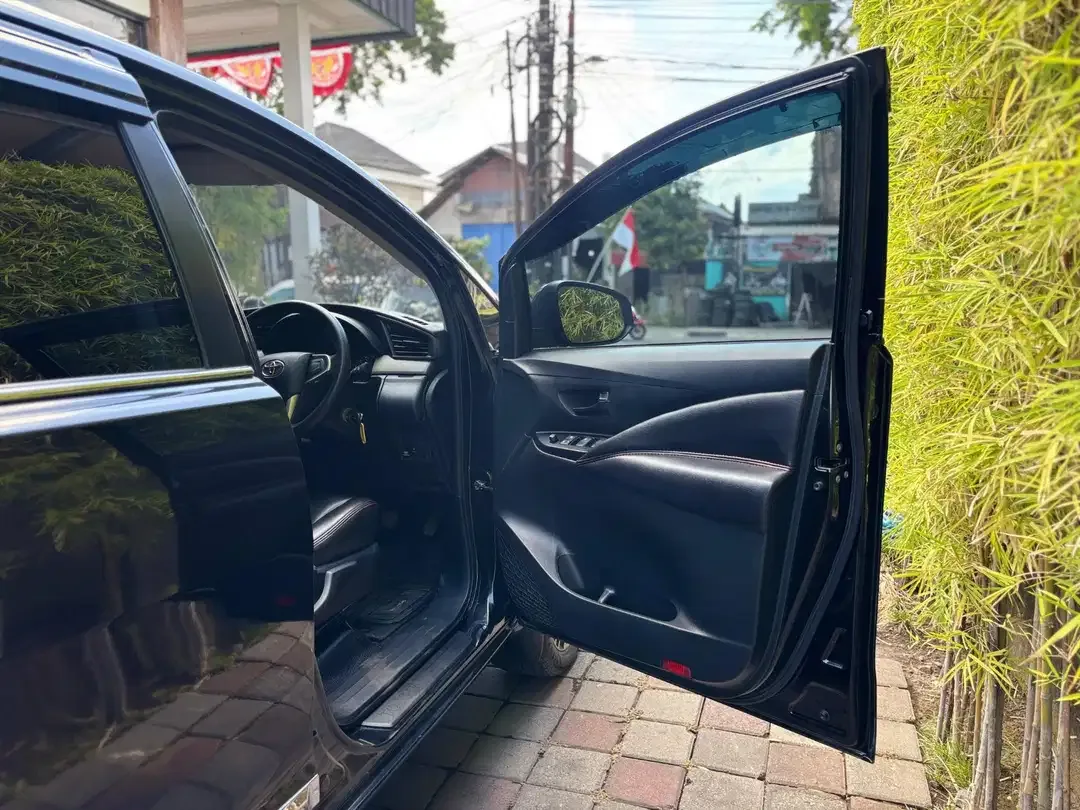 [ ISTIMEWA ] Toyota Kijang Innova 2.0 G MT 2019 Hitam - Image 9 of 10