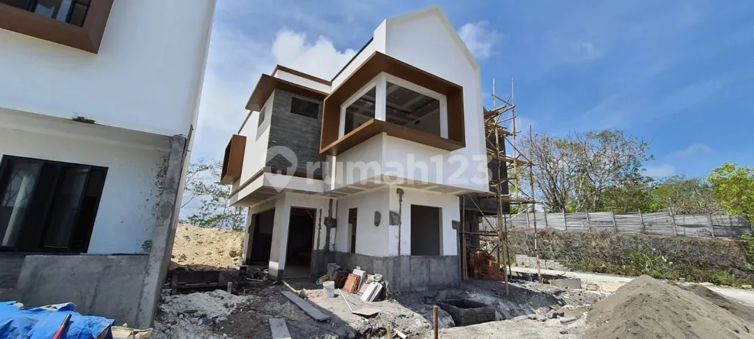 Vila 2 Lantai 3 Bedroom Panoramic View Strategis di Nusa Dua - Image 1 of 4
