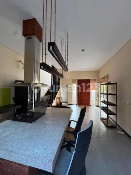 Runah 2 LT Semi Furnished Dekat Rs Umum Jimbaran - Image 3 of 4