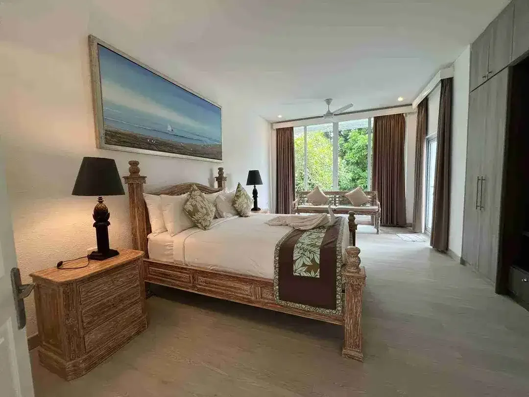 Villa Luxury 4 KT di Batubelig Badung, Dekat Pantai - Image 4 of 9