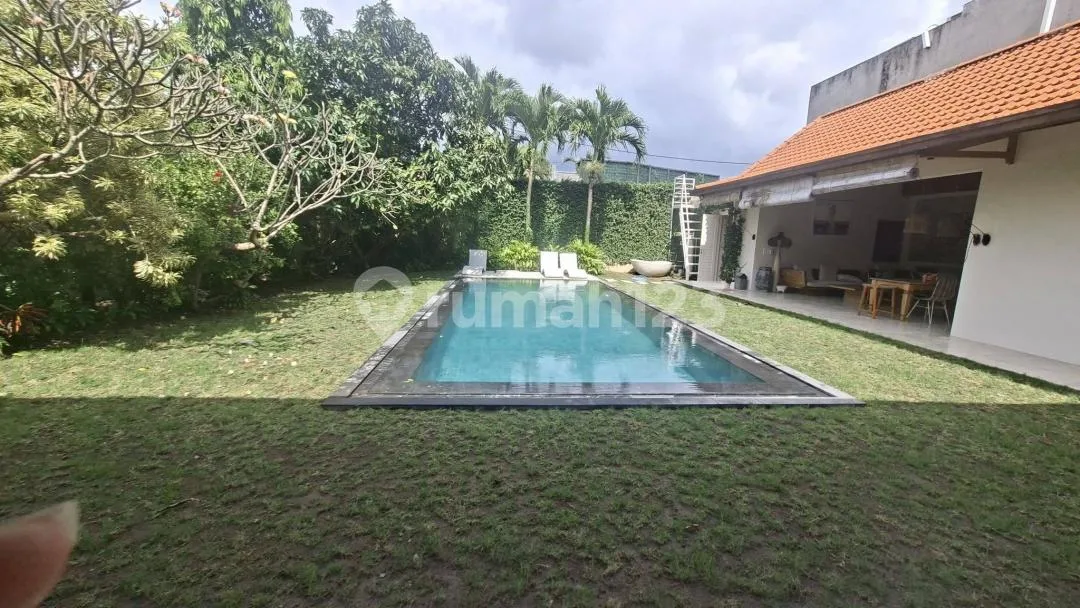 3 br Villa In Berawa To Rent Yearly Big Garden - Image 3 of 4