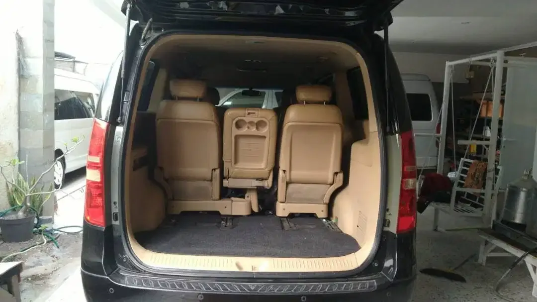 Di jual Hyundai H-1 , diesel, automatic , CRDI, tahun 2012 - Image 7 of 10