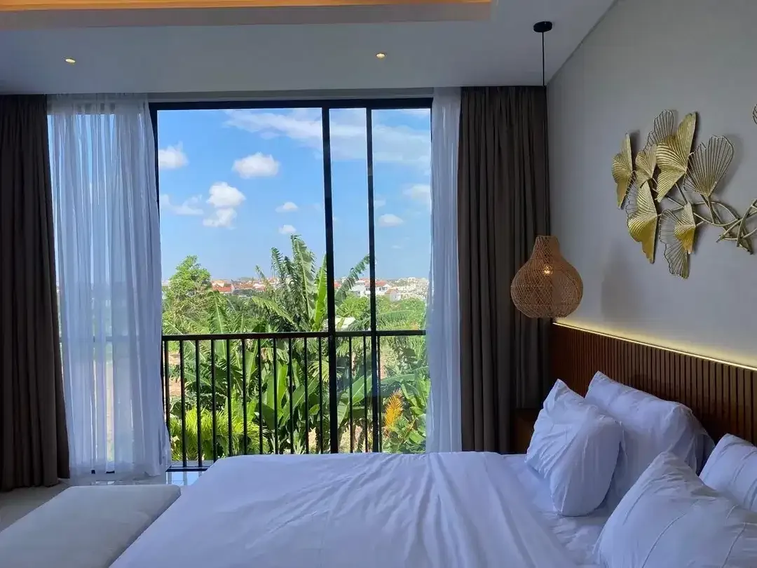 MODERN EXCLUSIVE 4 BEDROOM VILLA FOR SALE IN BATU BOLONG, CANGGU - Image 10 of 10