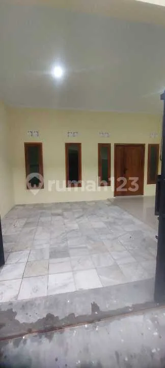 Sewa Rumah Baru Modern Minimalis Grogol Carik - Lokasi Strategis, Nyaman & Siap Huni! - Image 2 of 4