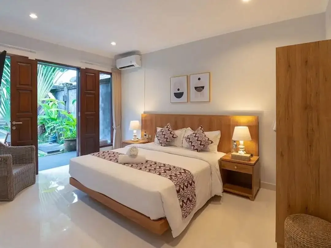 For Sale Modern Contemporary Balinese Villa in Heart of Echo Beach Canggu Bali - Image 9 of 10