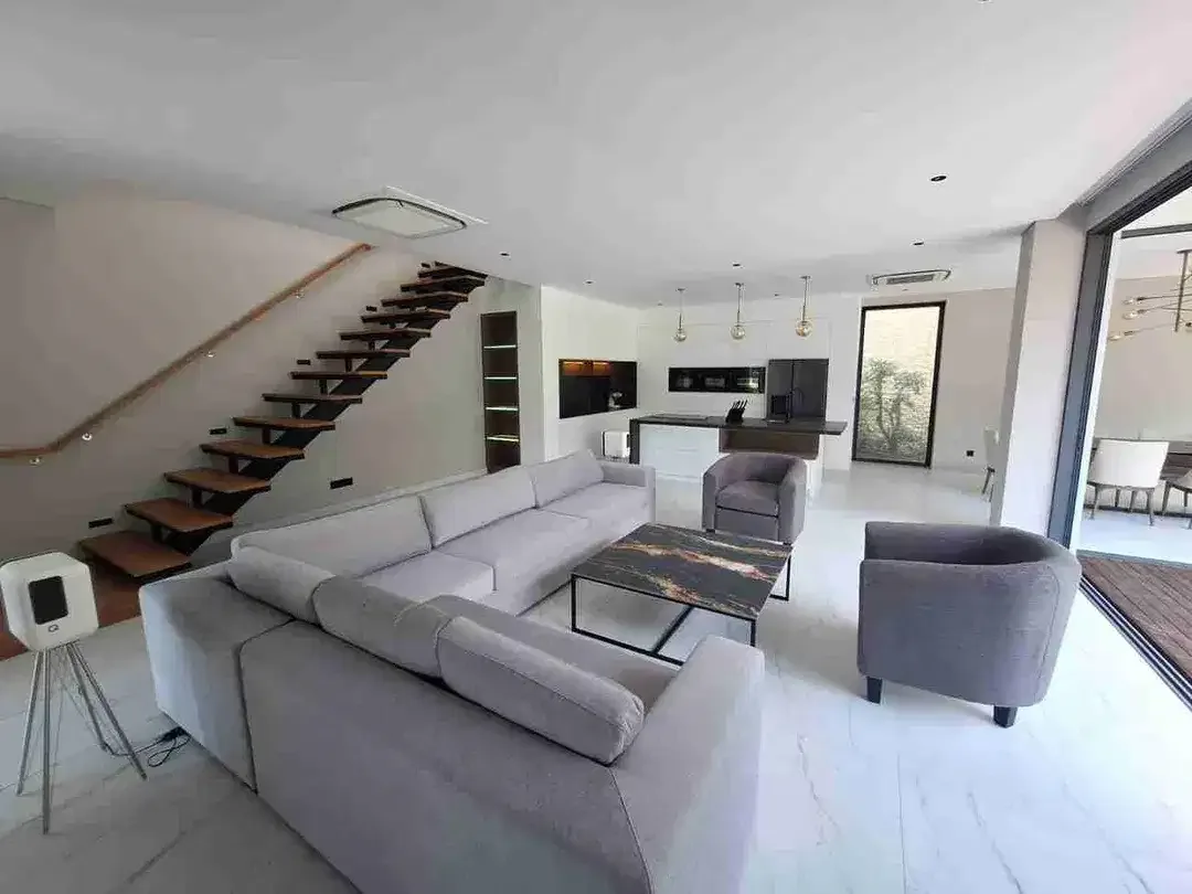 Luxury Villa Baru 3 Lantai Ocean View Jimbaran - Image 9 of 10