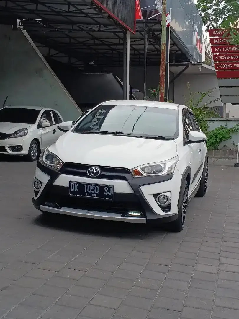 YARIS TRD HYKER MANUAL GANTENG ASLI BALI TANGAN PERTAMA - Image 2 of 9