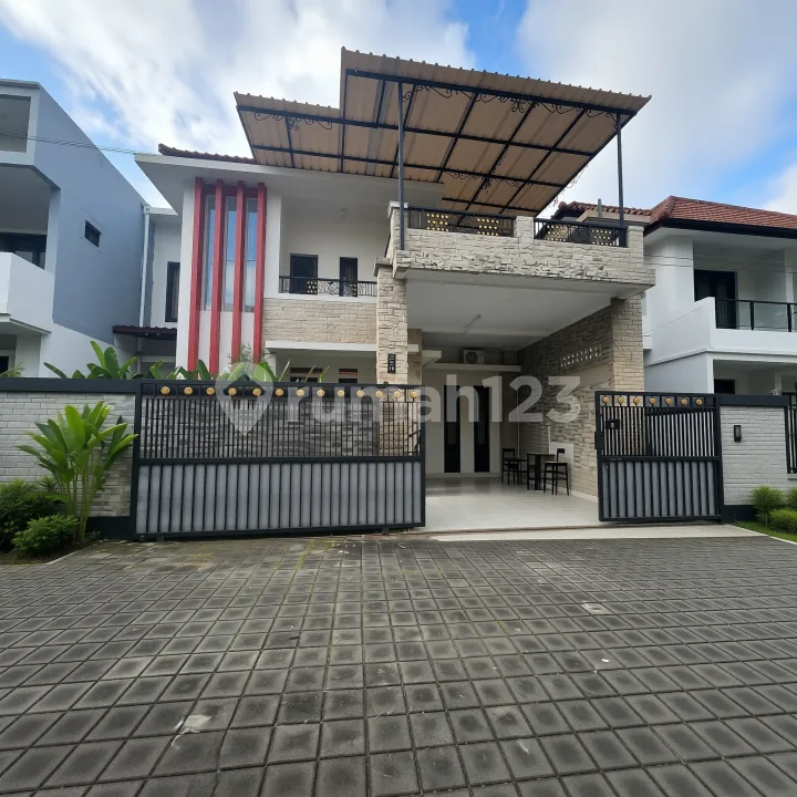 Rumah Cantik Strategis 3 Kamar Tidur One Gate System Dekat Kuta Kerobokan Badung Bali - Image 1 of 4