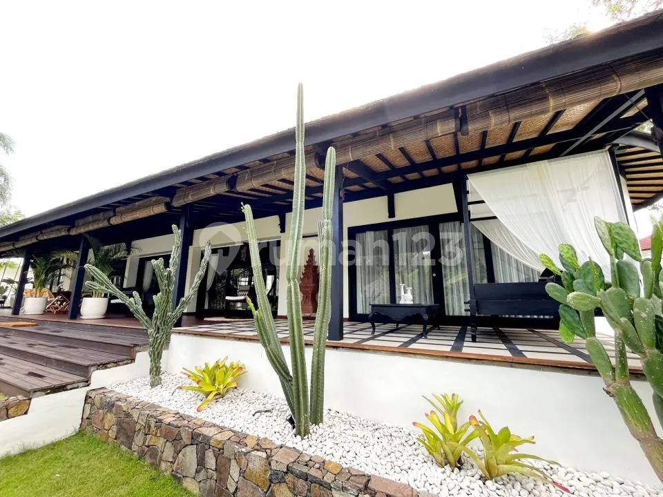 Drop Price / Turun Harga ... Luxury Villa Berada Dalam Komplek Villa Onegate System dengan Security 24Jam di Greenlot, Munggu...7 Menit ke Pantai Megening / Cemagi , 9 Menit ke Pantai Pererenan , 10 - Image 4 of 4