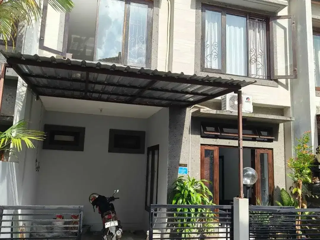 FOR RENT RUMAH MINIMALIS 2LT FURNISHED LOKASI STARTEGIS RENON - Image 1 of 10