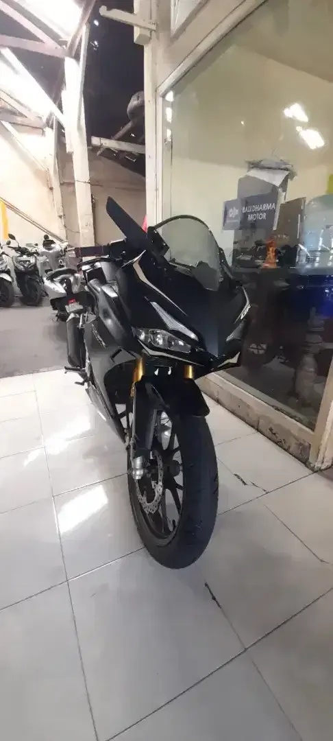 Honda CBR 150 CC thn. 2023 cash. Bali dharma motor - Image 4 of 6