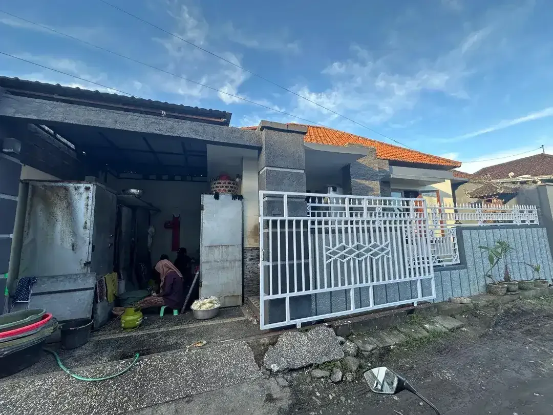 Rumah Minimalis Dekat Canggu Siap Huni, SHM + IMB - Image 2 of 10