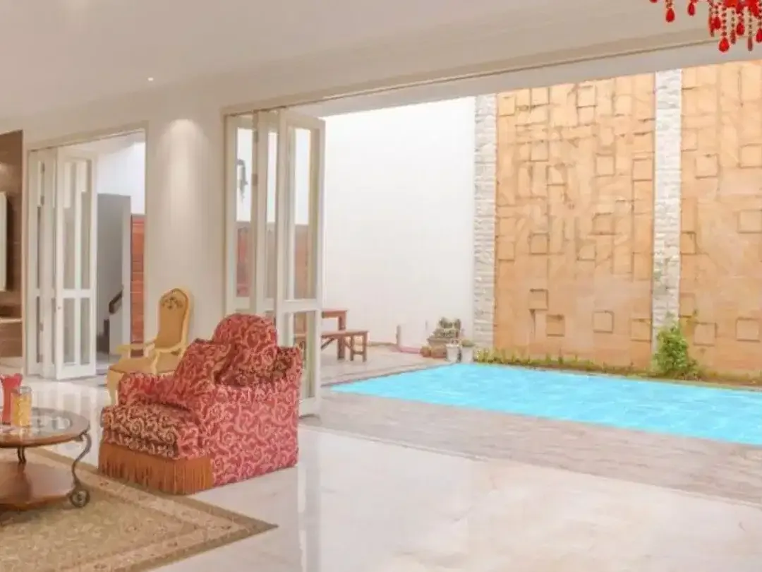 VILLA NEWLY RENOVATED OCEAN VIEW IN PECATU BADUNG - Image 2 of 9