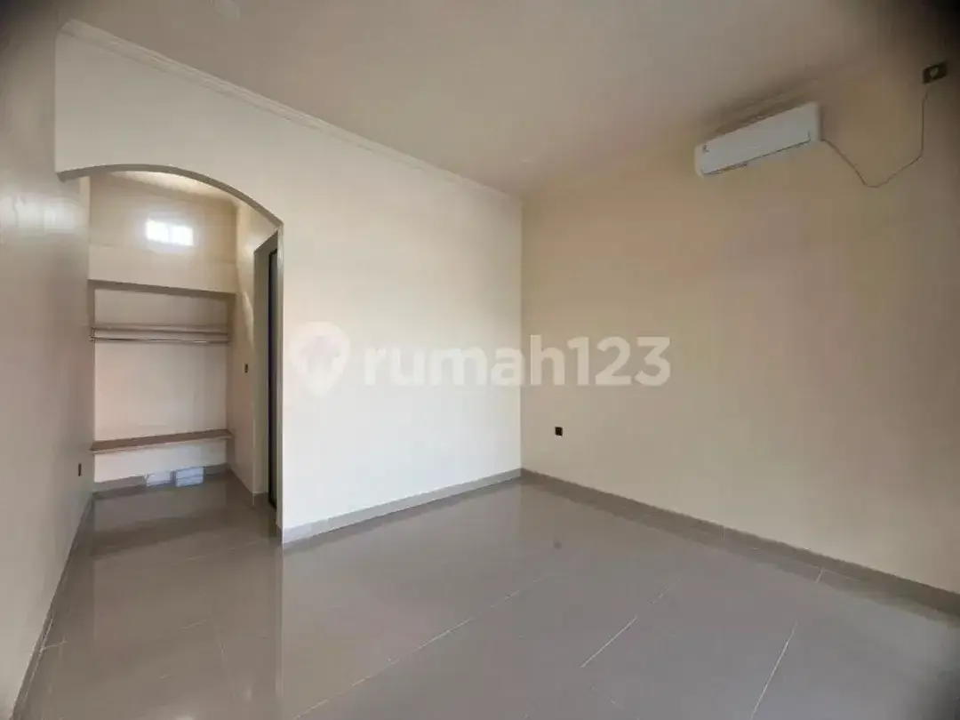 Villa Modern Tropis Merta Agung Kerobokan, Lt200 Lb120, Kolam Renang Privat, Rp 200 Juta/Tahun - Image 3 of 5
