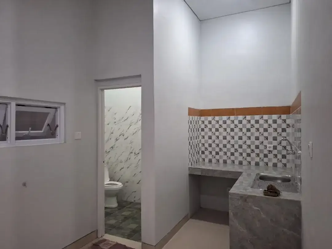 RUMAH BARU 3 KAMAR TIDUR JL. MULAWARMAN ABIANBASE GIANYAR BALI - Image 5 of 8