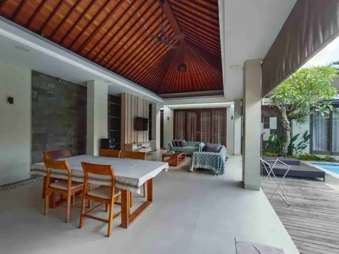 Villa Elegan Kerobokan Full Furnished Harga Menarik - Image 4 of 10