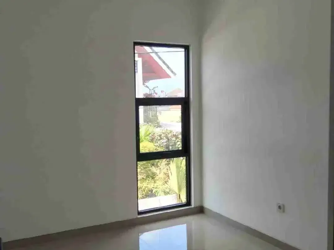 RUMAH BARU LANTAI II MODERN MINIMALIS LINGKUNGAN ONE GATE SISTEM DEKAT JOGING TREK DAN DEKAT SMP NEGERI 2 KUTA UTARA DALUNG - Image 7 of 10