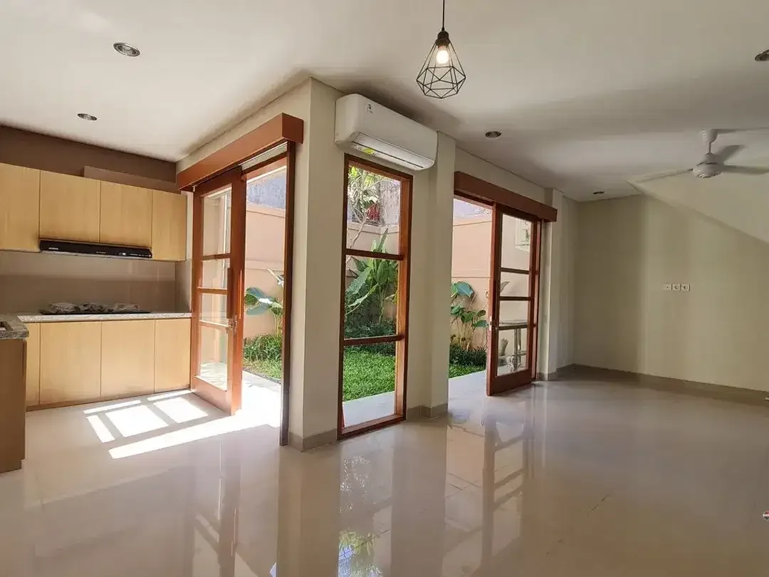 Villa Indah 3 Kamar Tidur Disewakan di Sanur - Dekat Pantai Sanur - Image 4 of 10