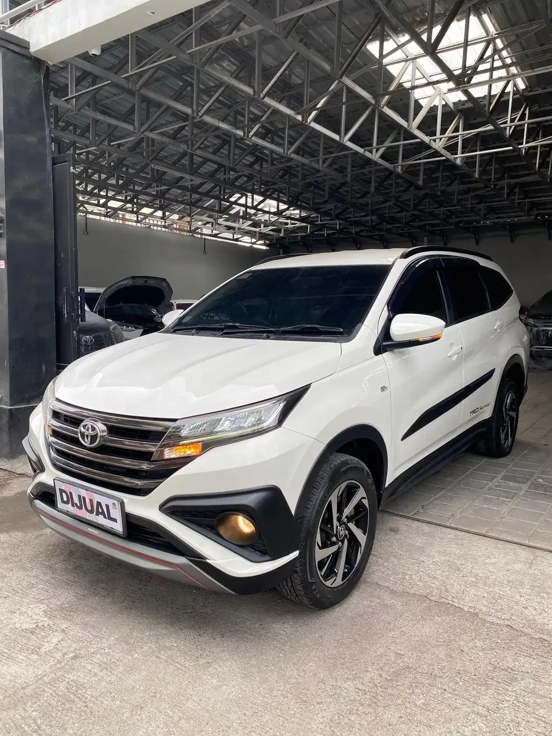 Rush TRD Sportivo 1.5 AT 2020 Matic - Image 2 of 10