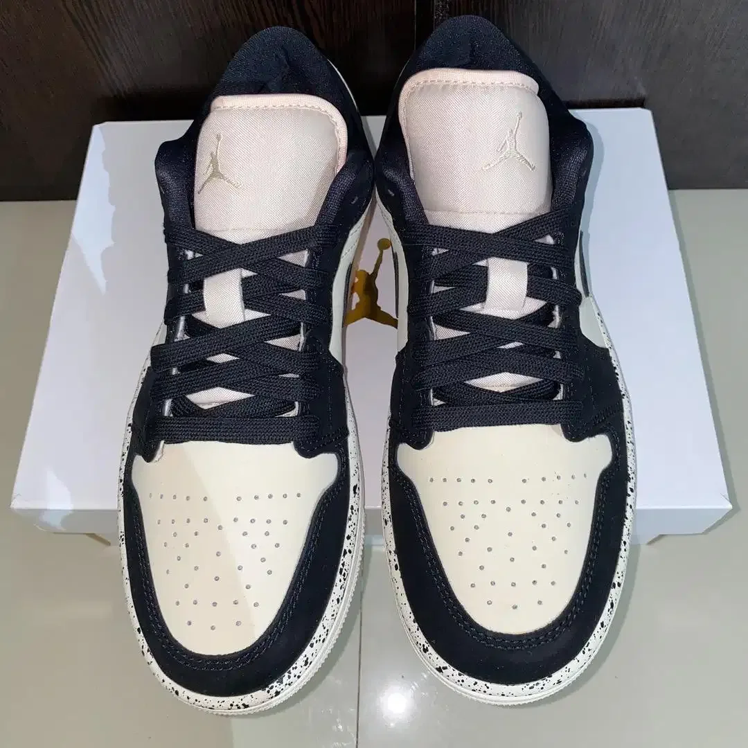 Nike Air Jordan 1 Low Women Guava Ice - Image 7 of 10