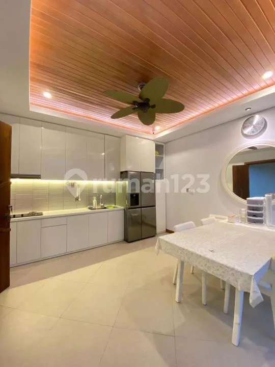 Hook Position Villa With Modern Design Near Batu Bolong Beach Canggu - Image 2 of 4