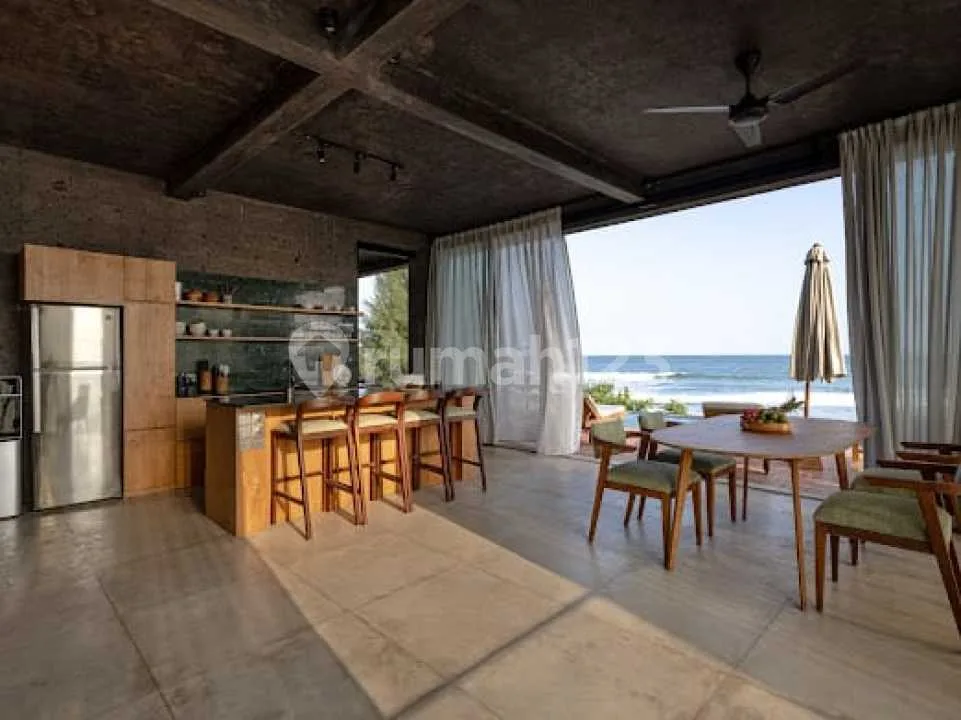Update Price : Brand New !! For Sale 3 Bedrooms Beachfront Villa Location Lalanglinggah, Kec. Selemadeg Bar., Kabupaten Tabanan, Bali - Image 2 of 4