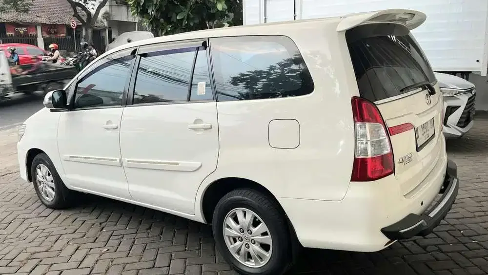 Toyota Kijang Innova 2013 Diesel - Image 2 of 5