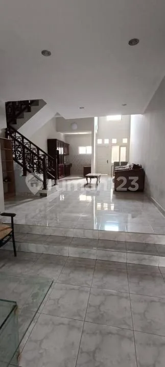 For Rent - Strategic House On Imam Bonjol, Across From Tsm - Image 4 of 4