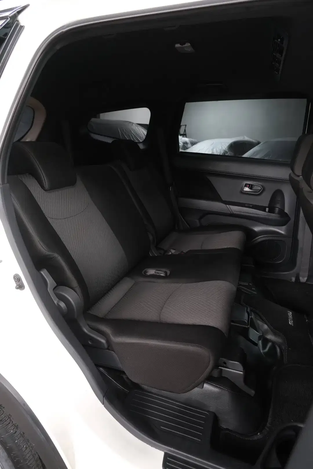 DAIHATSU TERIOS X MANUAL 1.5 MT 2023 - Image 10 of 10