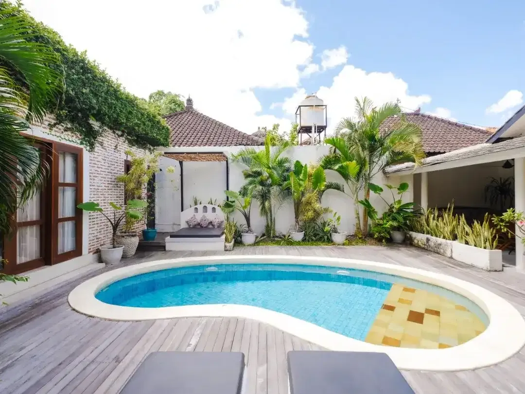 Luxury 3BR Villa + 1 Bungalow + Pool – Prime Location in Kerobokan - Image 1 of 8