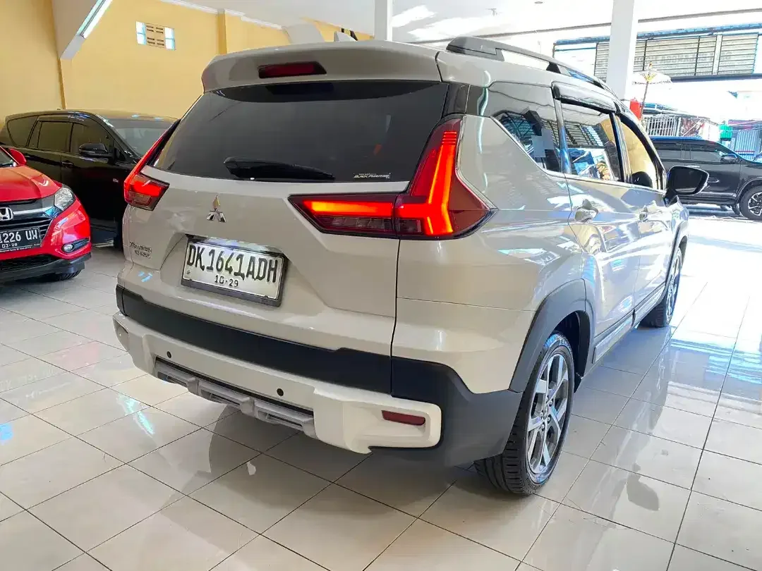 Mitsubishi Xpander Cross CVT Premium 2024 Automatic - Image 8 of 10