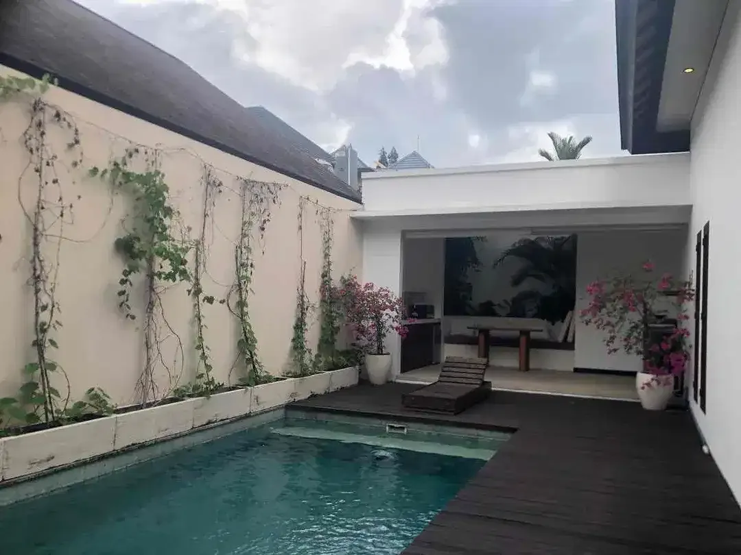 Villa for Sale bumbak umalas kerobokan dekat ke Canggu - Image 2 of 10