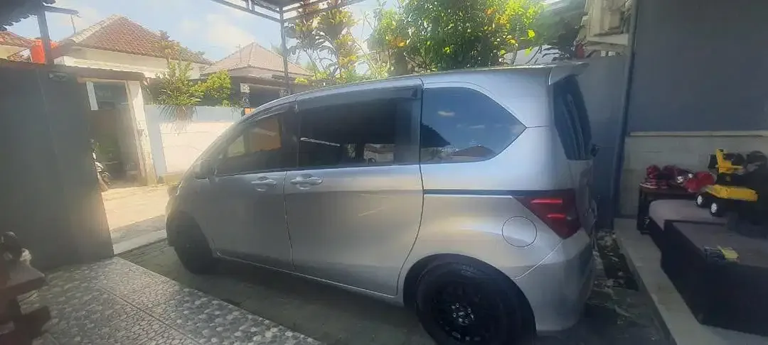 Honda Freed 2009 PSD 1.5 Asli Bali Badung - Irit dan terawat - Image 2 of 10