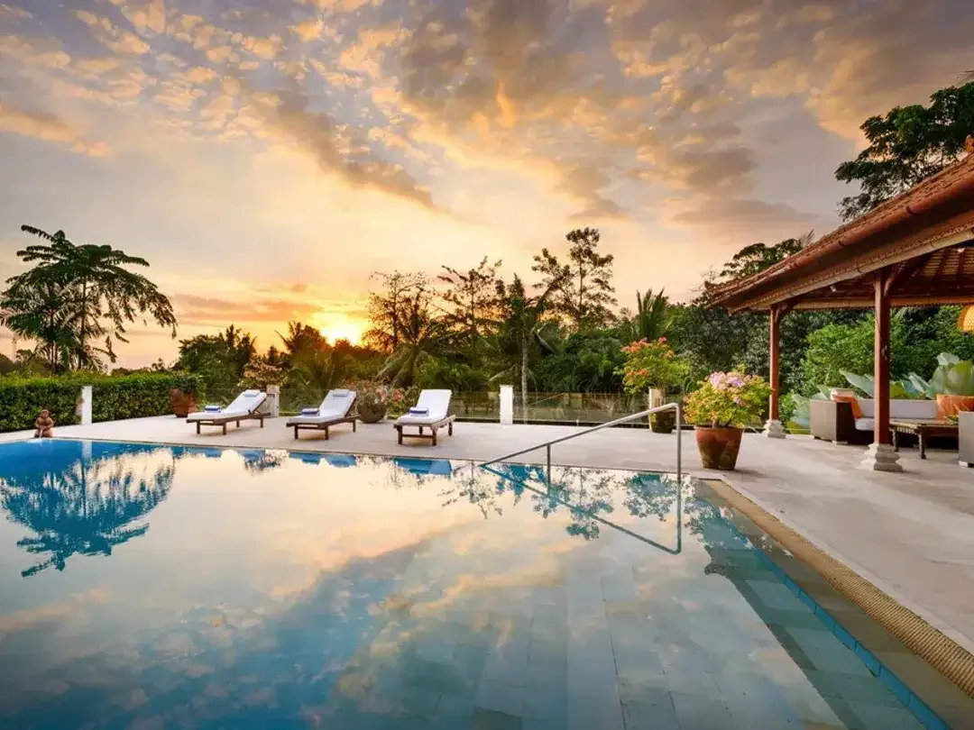Leasehold - A Grand 7-Bedroom Luxury Retreat Surrounded by Nature - Image 1 of 10