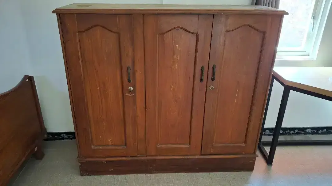 Dijual lemari kayu jati - Image 1 of 2