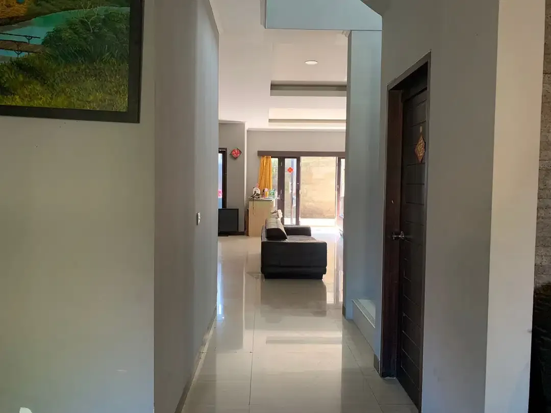 BUC Dijual Segera Rumah Full Furnished Sangat Terawat di Renon - Image 9 of 10